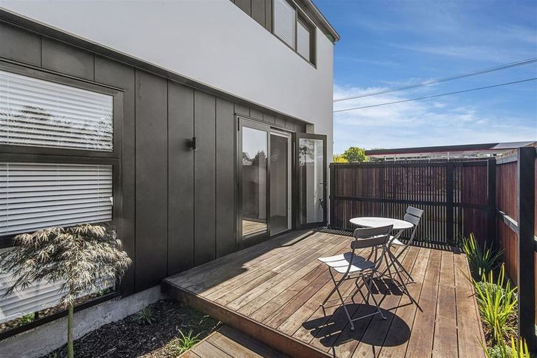 Photo of property in 2/112 Milton Street, Somerfield, Christchurch, 8024