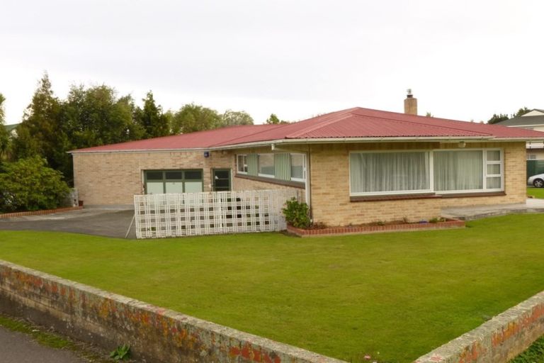 Photo of property in 18 Richardson Street, Woodville, 4920