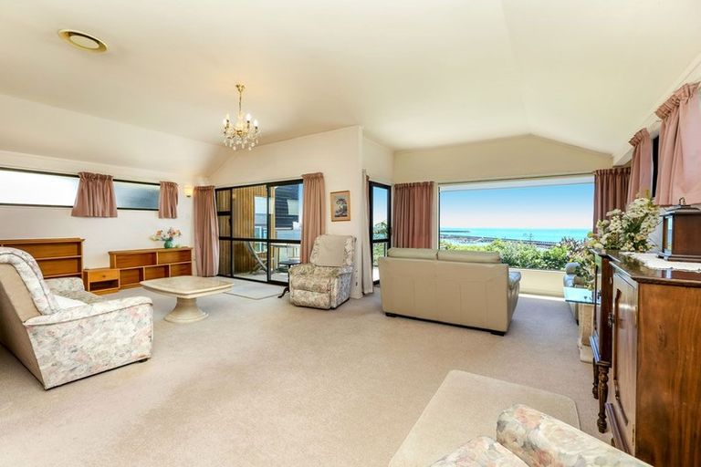Photo of property in 10 Roy Terrace, Moturoa, New Plymouth, 4310