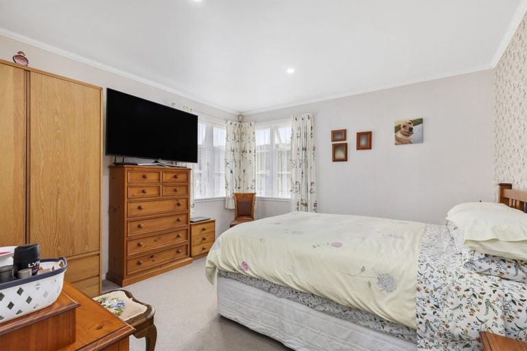 Photo of property in 44 Churton Crescent, Taita, Lower Hutt, 5011
