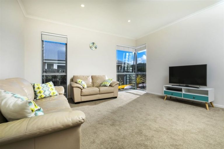 Photo of property in 15 Fruitlands Road, Kumeu, 0810