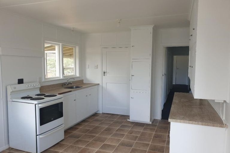 Photo of property in 50 Shackleton Street, Maraenui, Napier, 4110