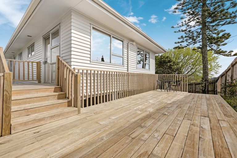 Photo of property in 13 Seabar Place, Glen Eden, Auckland, 0602