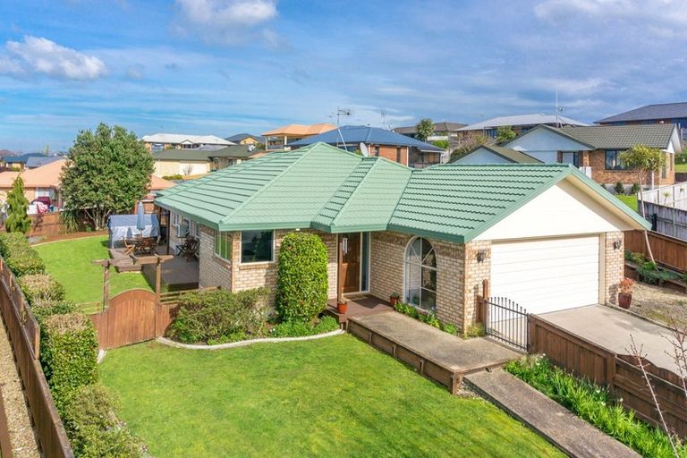 Photo of property in 15 Highbury Place, Nawton, Hamilton, 3200