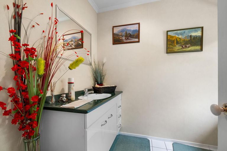Photo of property in 7 Sunset Close, Western Heights, Hamilton, 3200
