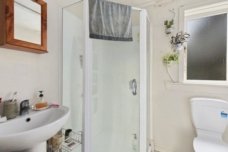 Photo of property in 35 Lawrence Street, Newtown, Wellington, 6021