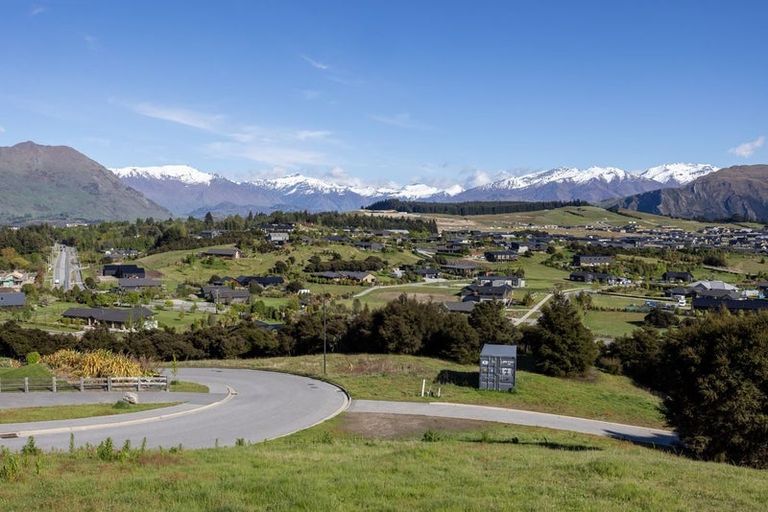 Photo of property in 7 Highfield Ridge, Wanaka, 9305