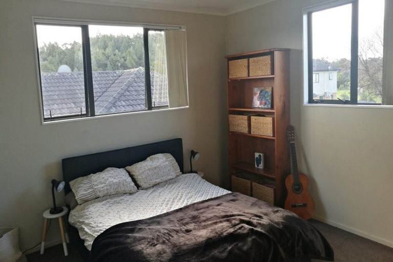 Photo of property in 32 Misty Valley Drive, Henderson, Auckland, 0612
