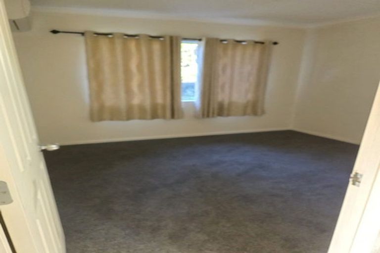 Photo of property in 28 Brookwood Drive, Henderson, Auckland, 0612