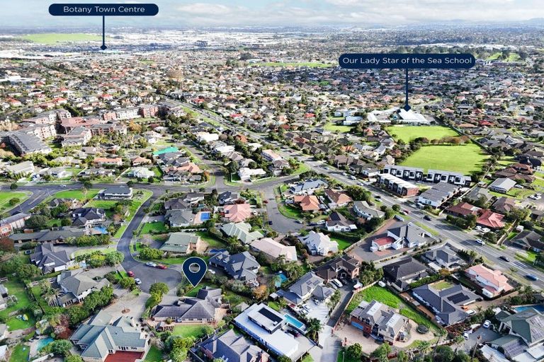 Photo of property in 12 San Jose Rise, Shamrock Park, Auckland, 2016