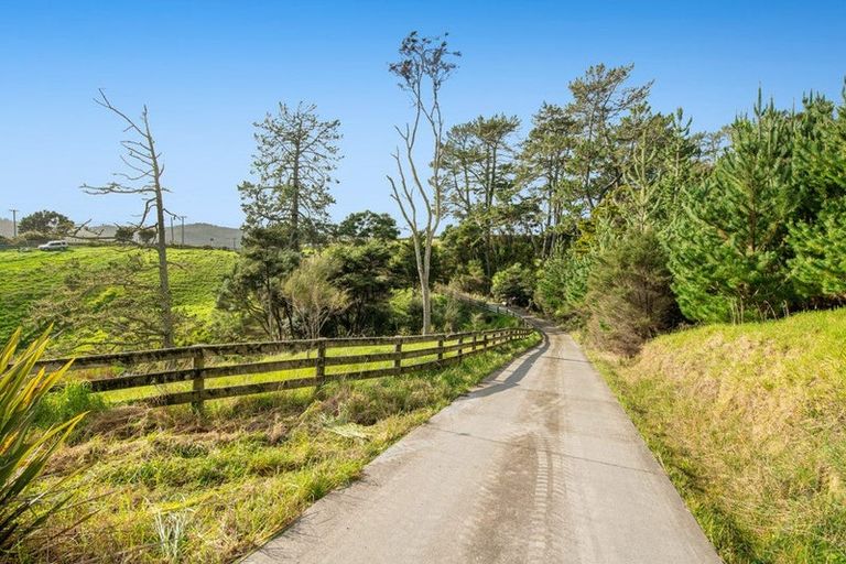 Photo of property in 4 Ferngully Road, Helensville, Kaukapakapa, 0871