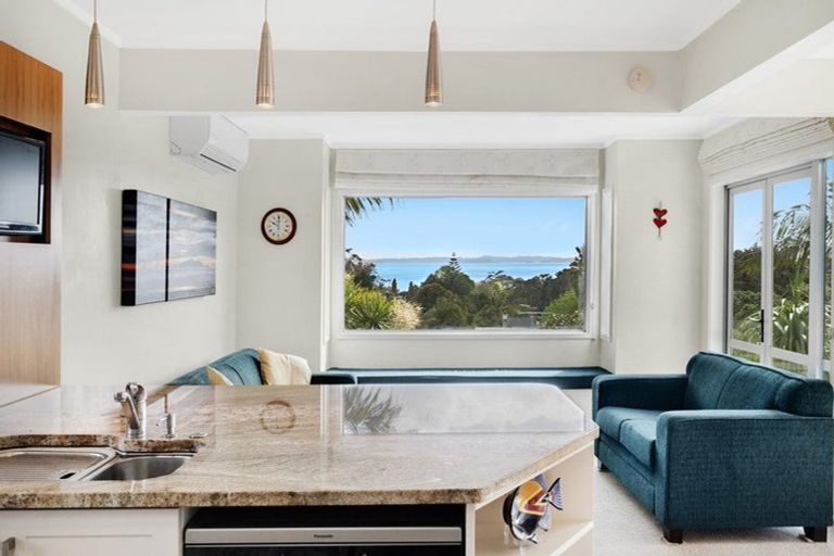 Photo of property in 33 Bleakhouse Road, Howick, Auckland, 2014