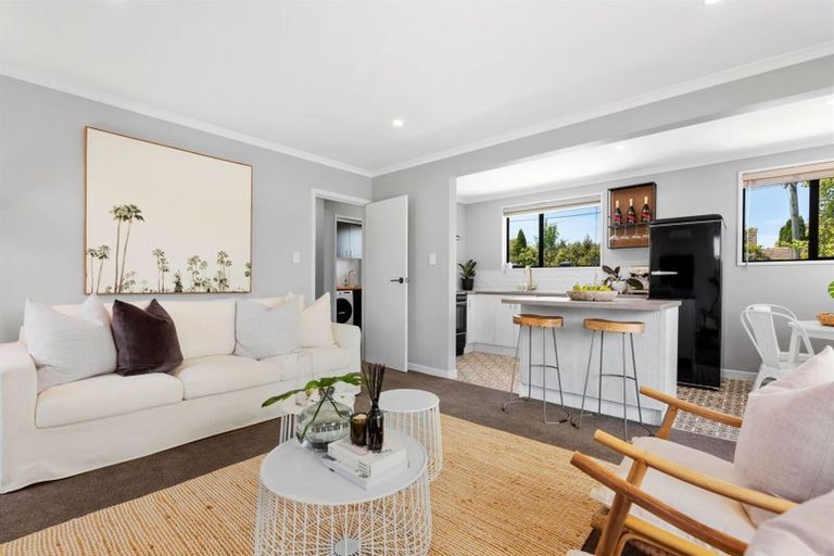 Photo of property in 2/97 Weston Road, St Albans, Christchurch, 8052