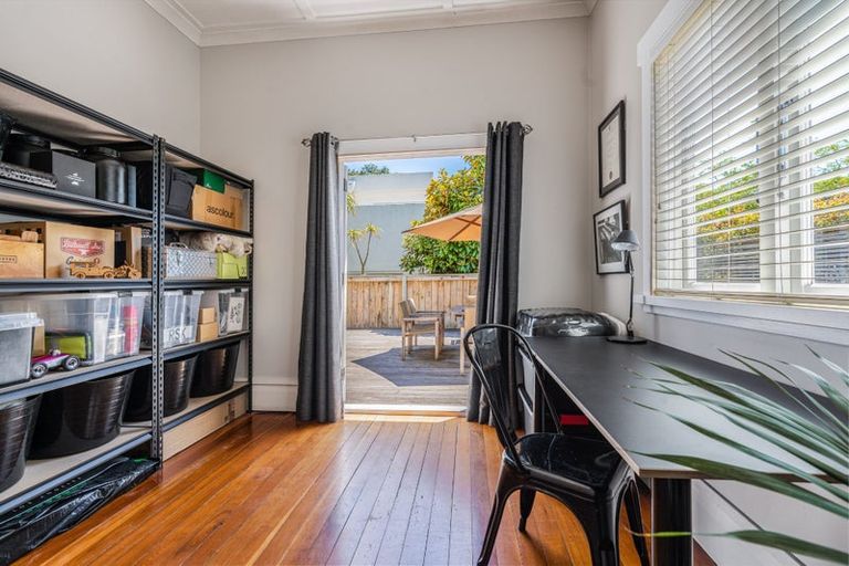 Photo of property in 1/2 Tennyson Street, Northcote Point, Auckland, 0627
