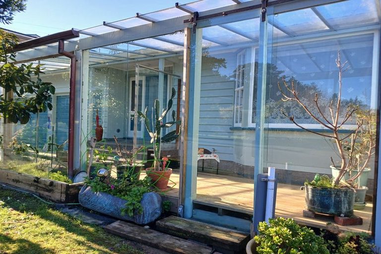 Photo of property in 3 Ardal Grove, Tirohanga, Lower Hutt, 5010