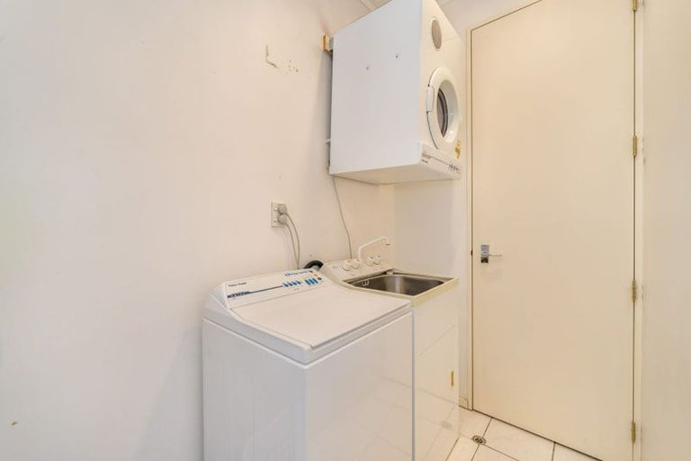 Photo of property in Tennyson Apartments, 19/25 Tennyson Street, Te Aro, Wellington, 6011