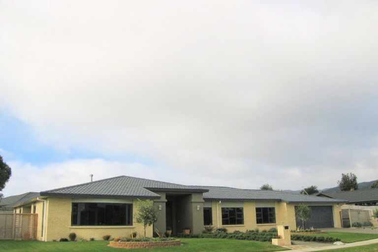 Photo of property in 9 Datum Way, Paraparaumu, 5032