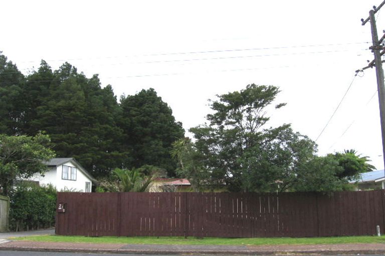 Photo of property in 21 Hillcrest Avenue, Hillcrest, Auckland, 0627