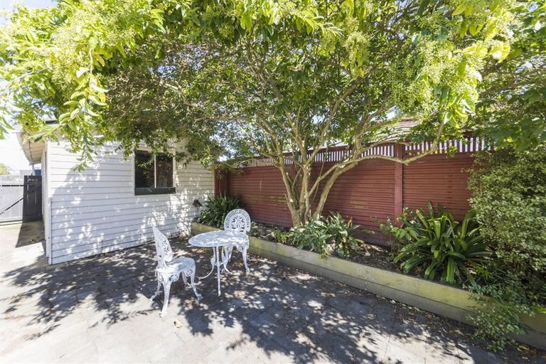 Photo of property in 3 Argyle Avenue, Takaro, Palmerston North, 4410