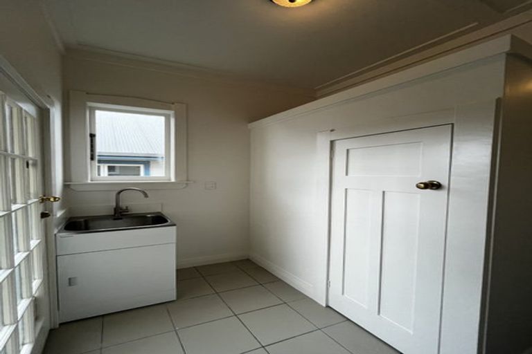 Photo of property in 11 Norwood Road, Bayswater, Auckland, 0622