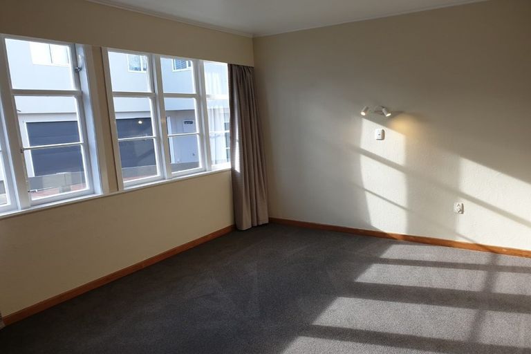 Photo of property in 40 Mana Esplanade, Paremata, Porirua, 5026