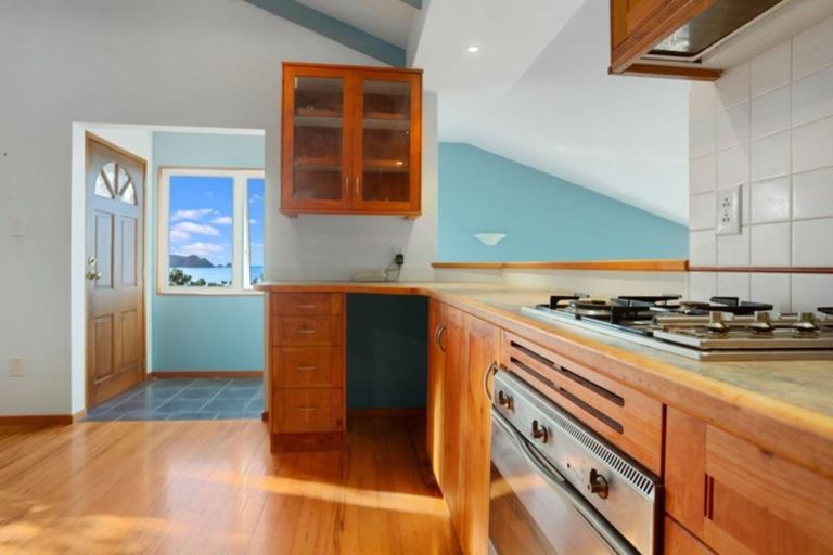 Photo of property in 61 Motuhoa Road, Tairua, 3508