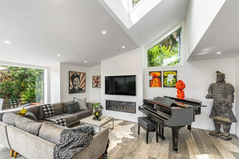 Photo of property in 12a Albert Road, Devonport, Auckland, 0624