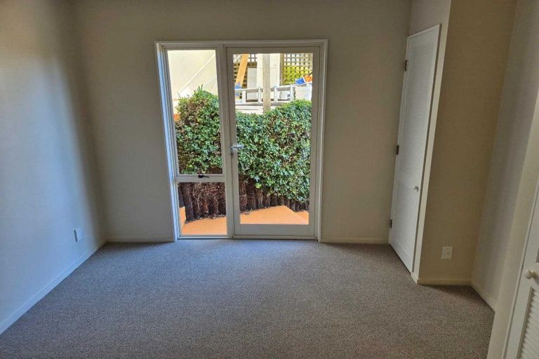 Photo of property in 3 Pentland Place, Highlands Park, New Plymouth, 4312