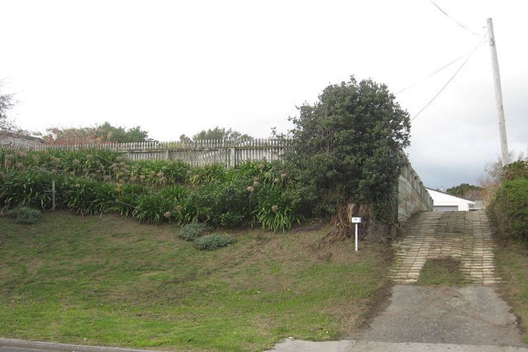 Photo of property in 70 Renown Road, Raumati South, Paraparaumu, 5032