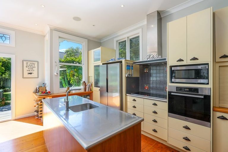 Photo of property in 11 Richmond Avenue, Nelson South, Nelson, 7010