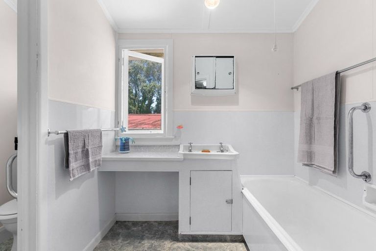 Photo of property in 70 Whitcombe Road, Ruawai, 0592