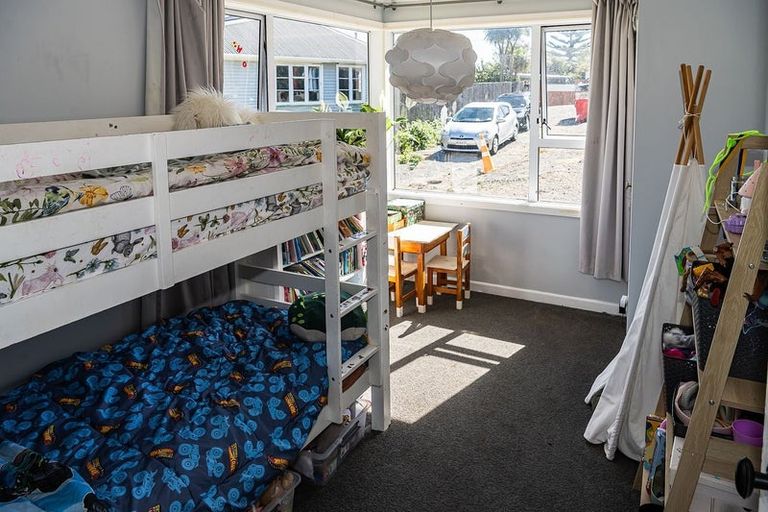 Photo of property in 26 Jillett Street, Titahi Bay, Porirua, 5022