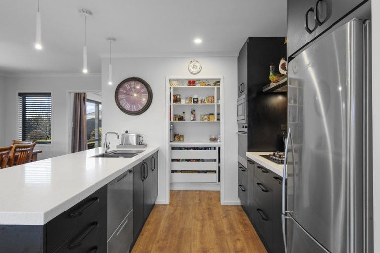 Photo of property in 36 Luxembourg Crescent, Halswell, Christchurch, 8025