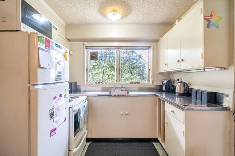 Photo of property in 2/21 Britannia Street, Petone, Lower Hutt, 5012