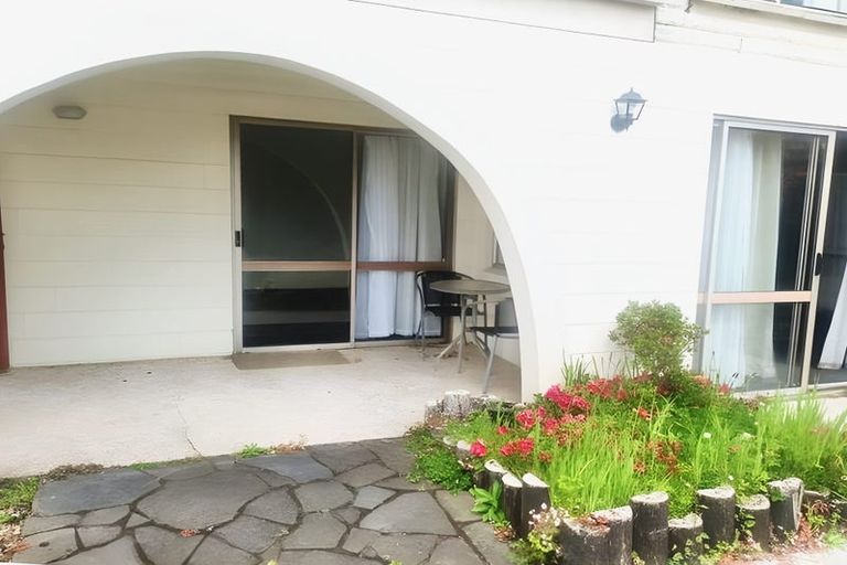 Photo of property in 14 Tatyana Place, Massey, Auckland, 0614