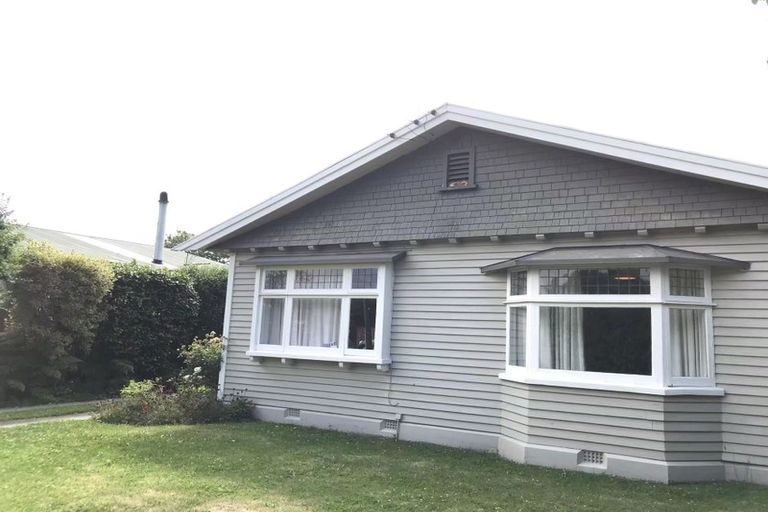 Photo of property in 6 Nortons Road, Avonhead, Christchurch, 8042