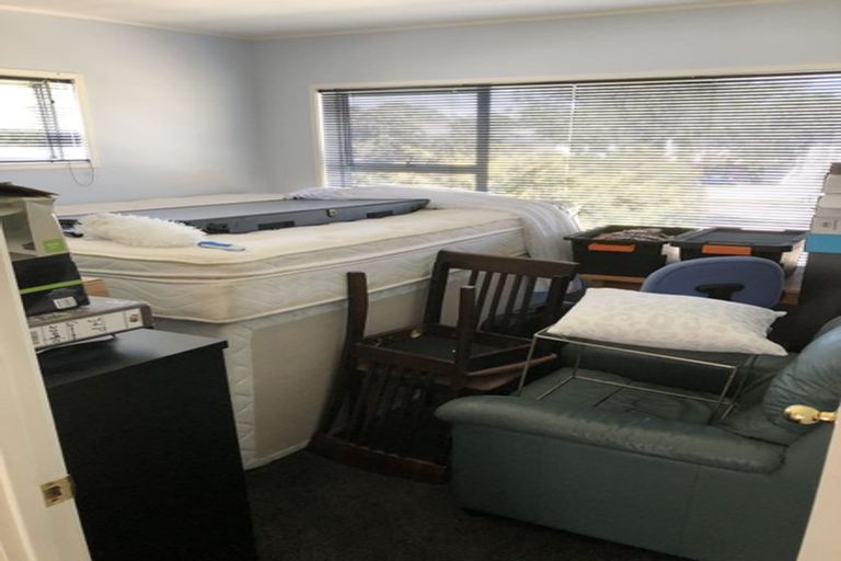 Photo of property in 10 Quibray Place, Botany Downs, Auckland, 2010