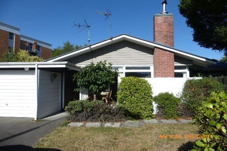 Photo of property in 1/11 Maidstone Road, Ilam, Christchurch, 8041