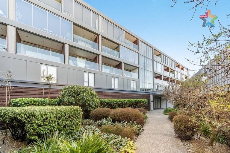 Photo of property in Patent 326 Apartments, 507s/326 Evans Bay Parade, Hataitai, Wellington, 6021