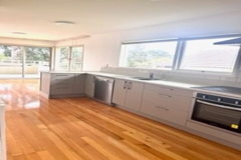 Photo of property in 4b Corrella Road, Belmont, Auckland, 0622