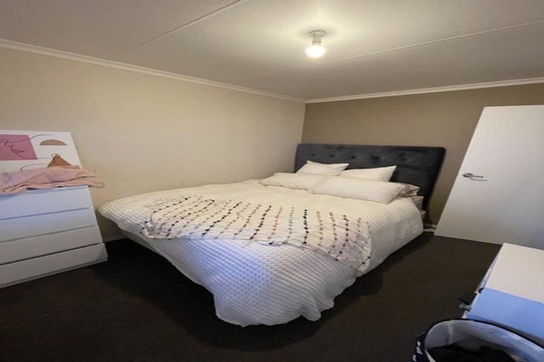 Photo of property in 38 Suzanne Grove, Kelvin Grove, Palmerston North, 4414