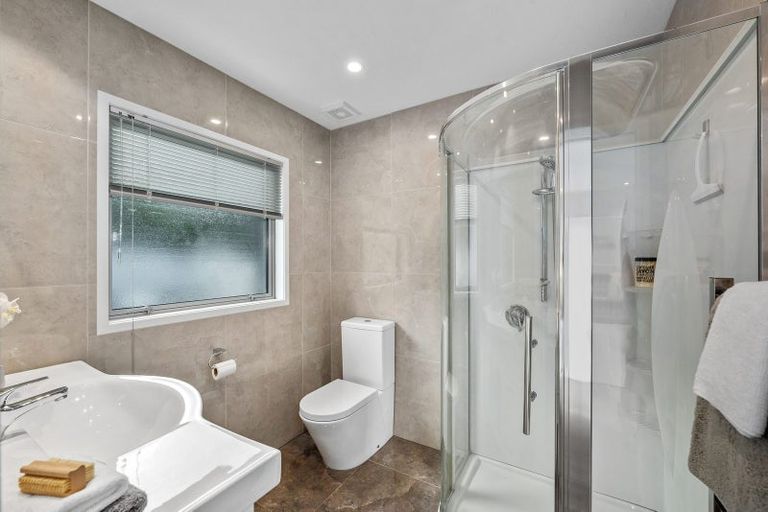 Photo of property in 25d Saltburn Road, Milford, Auckland, 0620