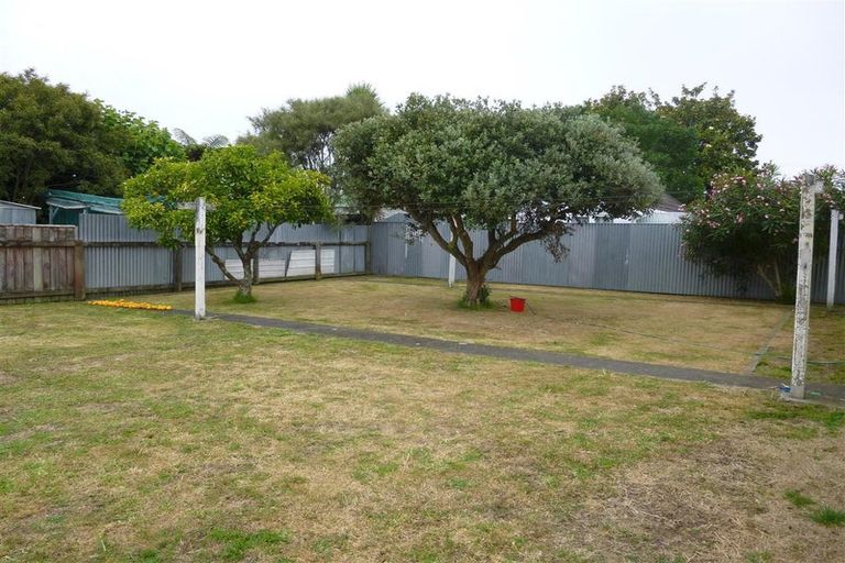 Photo of property in 39 Saint Annes Street, Levin, 5510