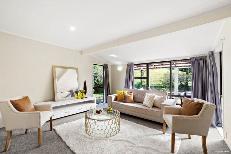 Photo of property in 3 Noeleen Street, Glenfield, Auckland, 0629