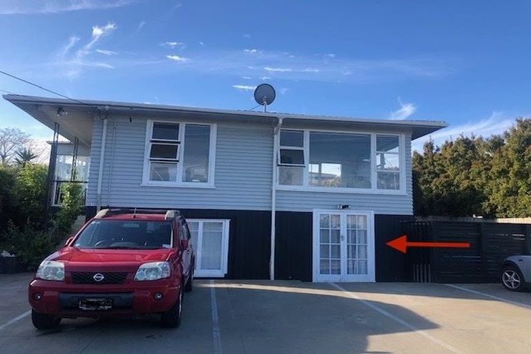 Photo of property in 2/61 Forrest Hill Road, Milford, Auckland, 0620