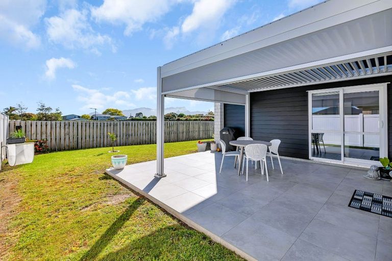 Photo of property in 41 Kaurinui Crescent, One Tree Point, 0118