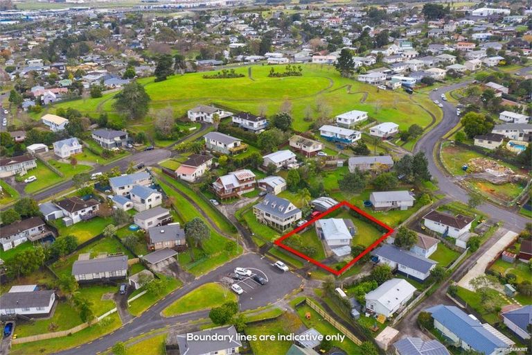 Photo of property in 15 Kayle Glen, West Harbour, Auckland, 0618