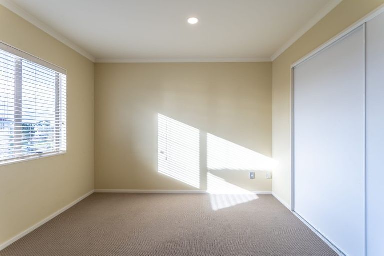 Photo of property in 3a Sorrel Crescent, Bucklands Beach, Auckland, 2012