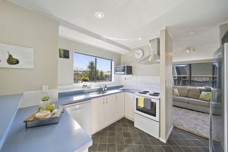 Photo of property in 1/32 Greenhill Crescent, Pakuranga, Auckland, 2010