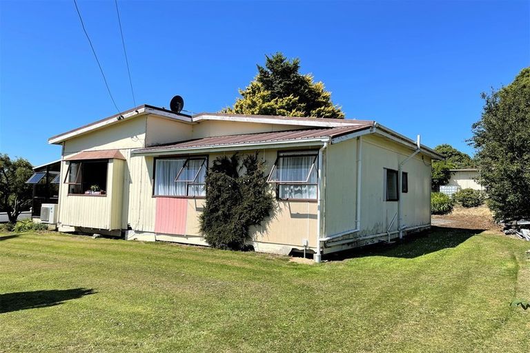 Photo of property in 11 Stuart Street, Owaka, 9535